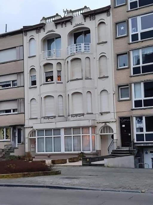 Villa Jean Gezellig Appartement Met Zeezicht Blankenberge Esterno foto